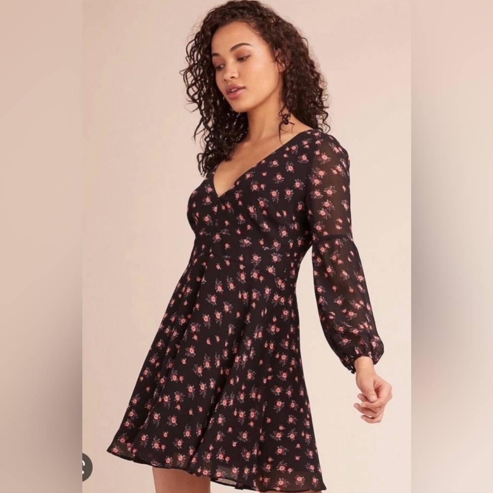 NWT BB Dakota Black Floral Long Sleeve Dress Sz 4